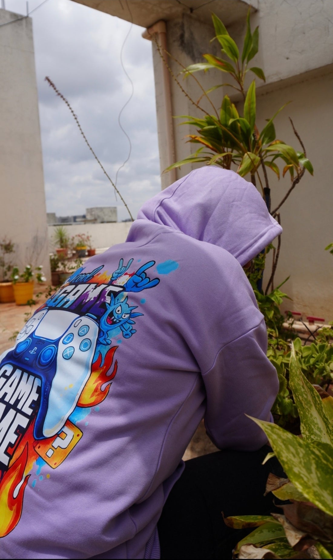 The Might of the Hoodie: Why 400 GSM Oversized Hoodies Are the Kings of Comfort & Cool